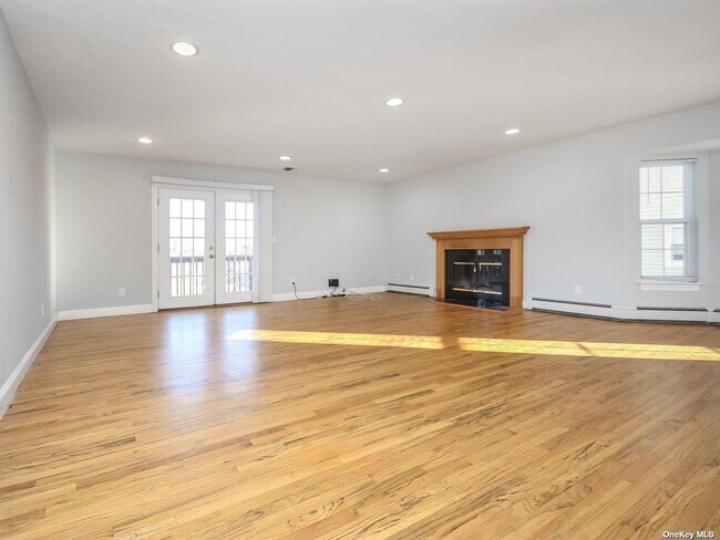 Building Photo - 48 Marwood Rd S