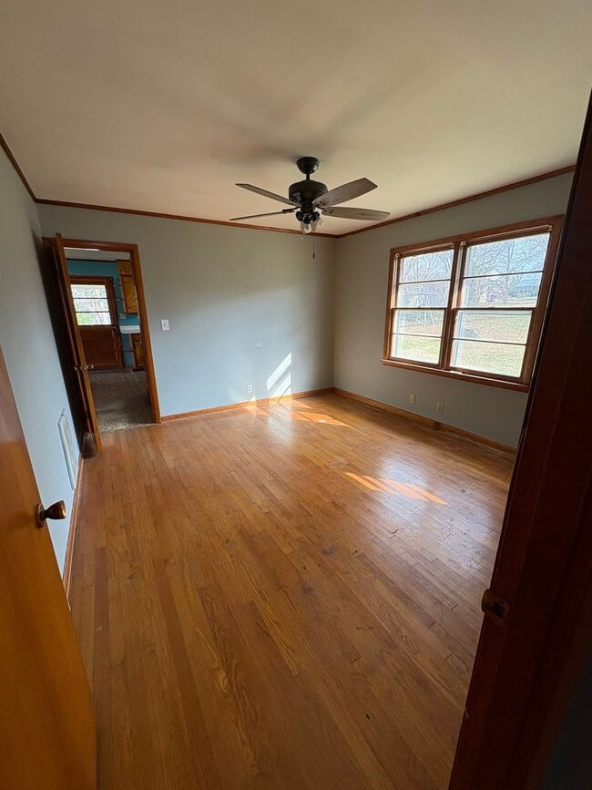 Building Photo - Comfortable Small-Town Living