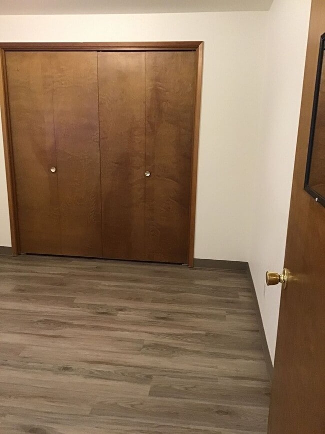 Building Photo - East Medford - Nice & Clean One Bedroom Fi...