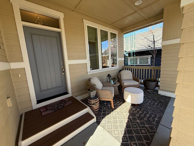 Foto del edificio - Beautiful 3 Bed/2.5 Bath Home in SE Bend - Ruby Peak Lane