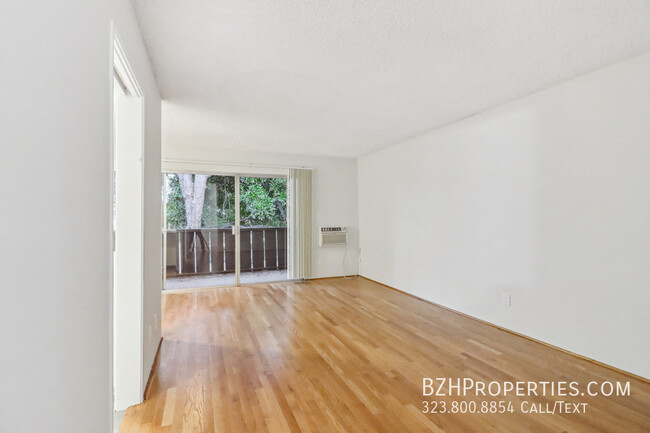 Building Photo - Updated 1Bedroom 1Bathroom In Prime West H...