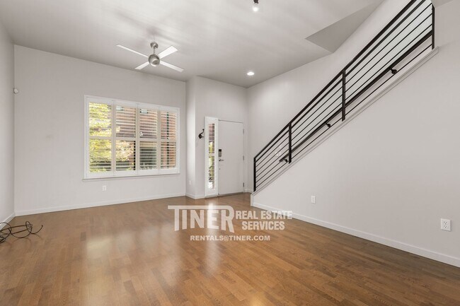 Foto del edificio - 1322 E Sutter Walk