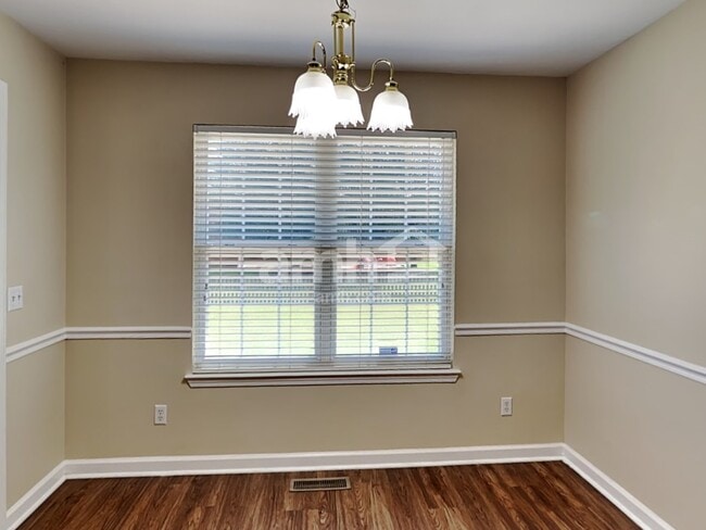 Building Photo - 2905 Runnymeade Dr