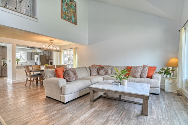 Photo - 4265 Broadmoor Bluffs Dr House