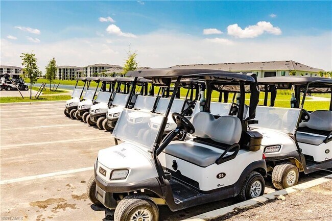 Foto del edificio - 15345 Grn Acrs Ave