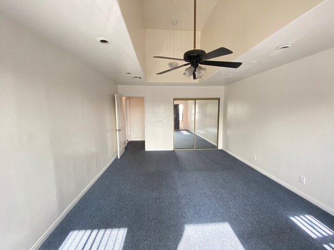bedroom - 2225 Marathon St