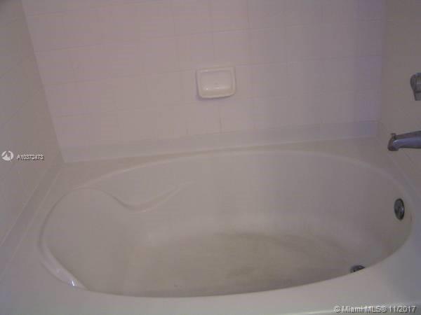 Foto del edificio - 9857 Baywinds Blvd