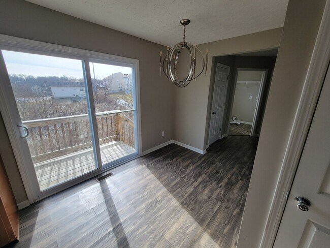 Foto del edificio - 2520 Foxcove Ct 4BR/2.5BA (Cincinnati)