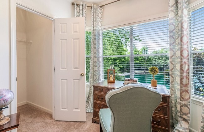 Sunroom - Lakes of Chateau Estates North