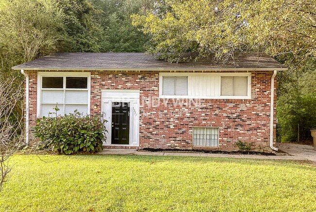 Foto del edificio - 1357 Heather Cir
