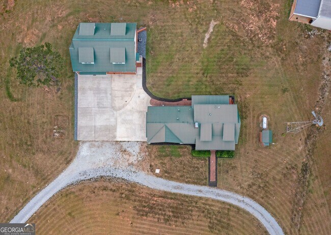 Foto del edificio - 375 Luther Bailey Rd