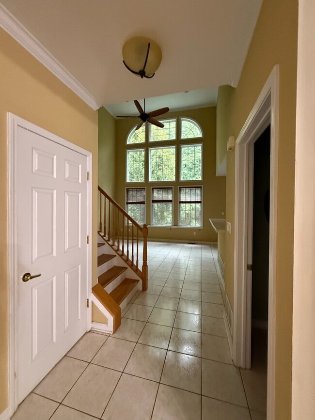 Building Photo - 75 Spring Hill Cir