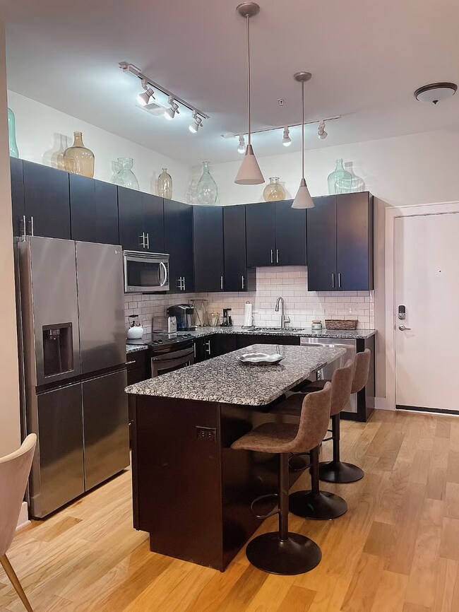 Kitchen - 810 W 4th St