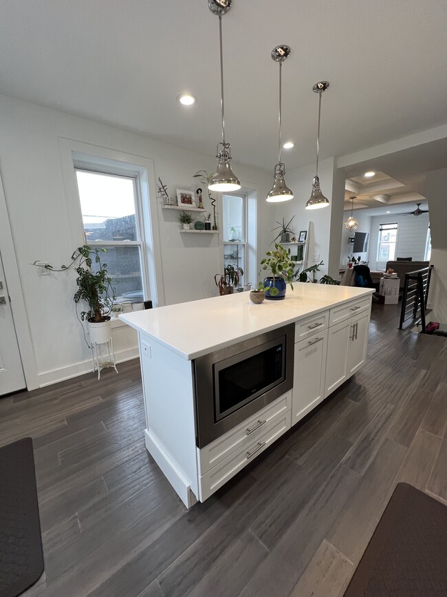 Kitchen - 125 Markle St