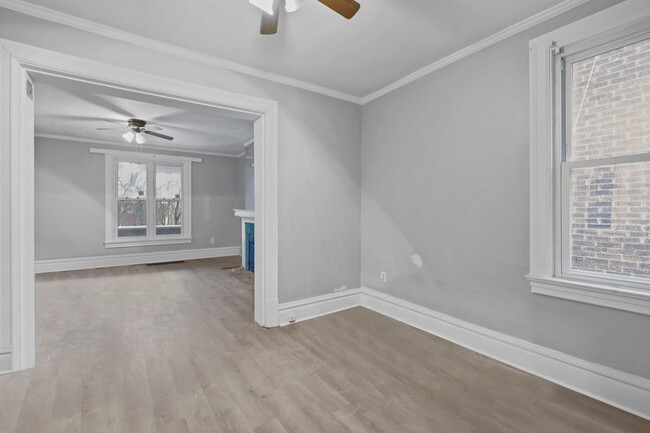 Foto del edificio - 1210 Maple Ave