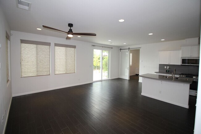 Foto del edificio - 2102 Makenna Dr