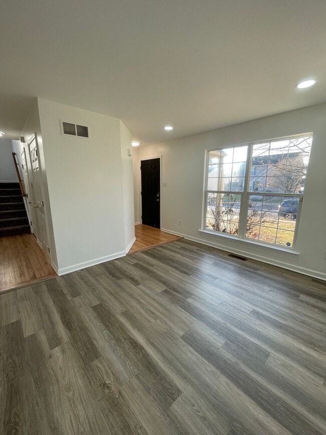 Foto del edificio - 106 Country Run Dr