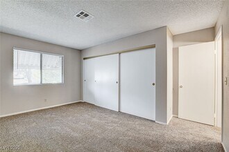 Building Photo - 2713 Otter Creek Ct