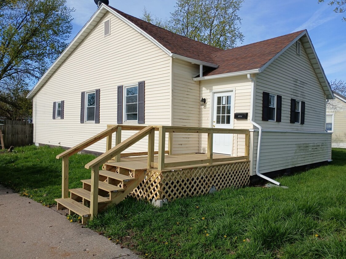Primary Photo - 3001 Marshall Ave