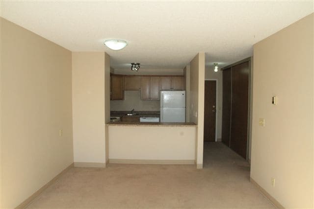 Building Photo - 2 Bed 1.5 Bath Unit in Calgary, AB