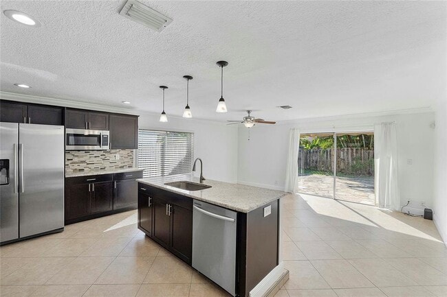 Foto del edificio - 7320 NW 45th Ct