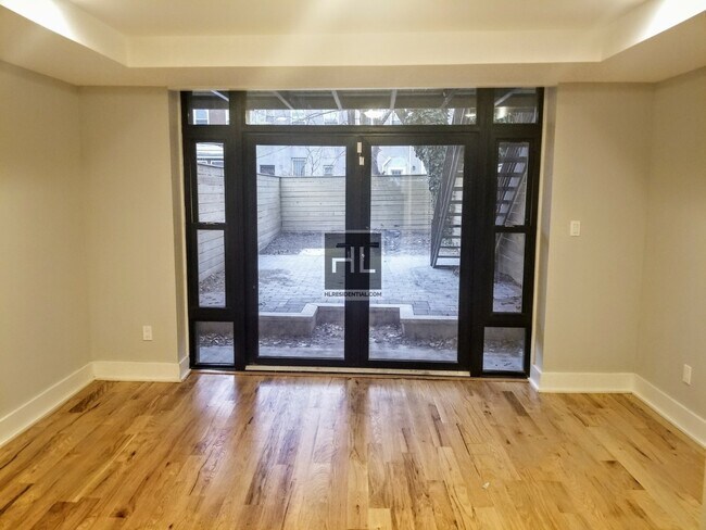 Building Photo - 258 Bainbridge St