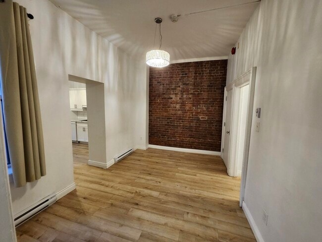 Building Photo - 55 Carmarthen St