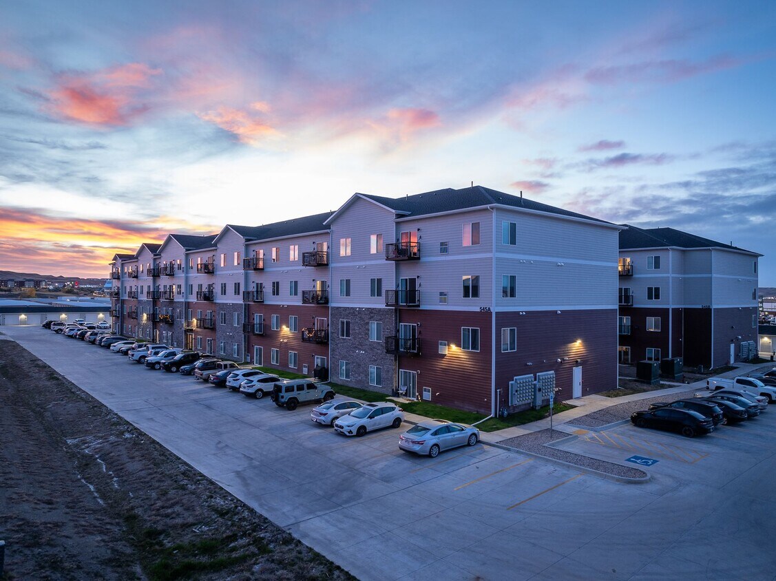 Foto principal - 10Bedrock Apartments