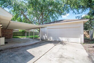 Building Photo - 10418 Sagemeadow Ln