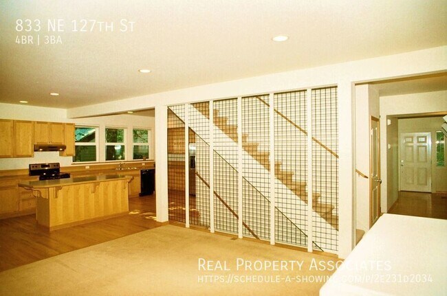 Building Photo - Light, Open Floor Plan, In-City Oasis