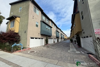 Building Photo - 334 F St