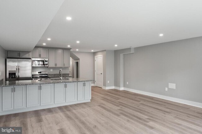 Foto del edificio - 650 W 11th St