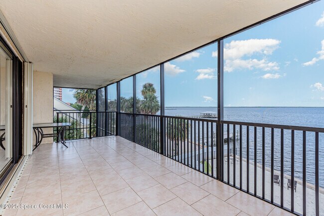 Foto del edificio - 525 Indian River Ave