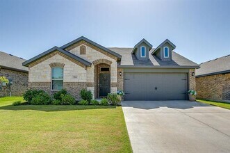 Building Photo - 5816 Brookville Dr