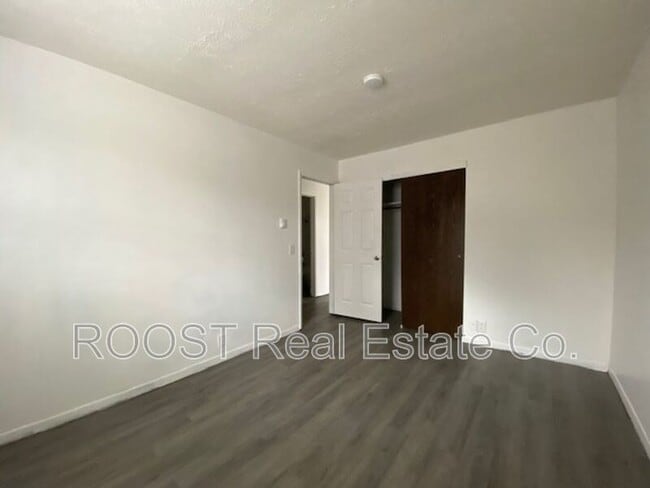 Foto del edificio - 847-849 E Northern Ave