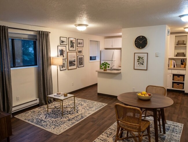 Foto del edificio - Spacious 1BR w/ Off-Street Parking | Quiet 4-Unit Building + Pet Friendly