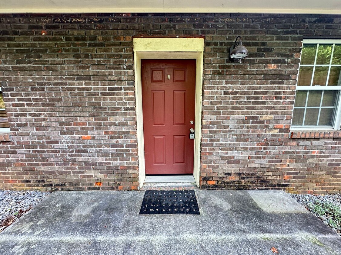 110 Clay Dr Unit 110 Clay Drive Apartment 3, Hayden, AL 35079 Room