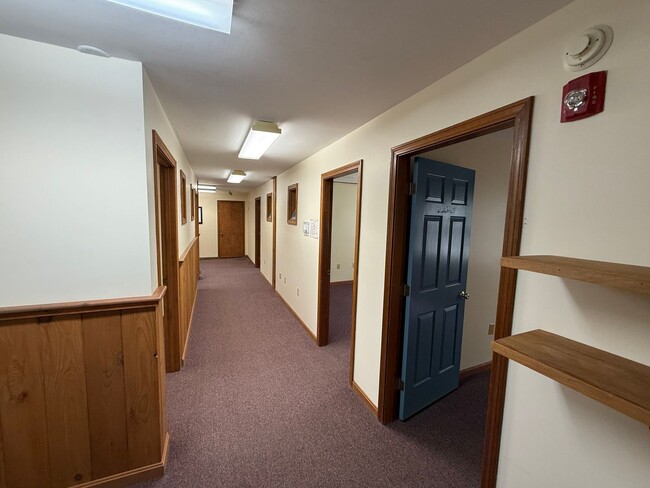 Building Photo - Great Office Space in Ossipee!