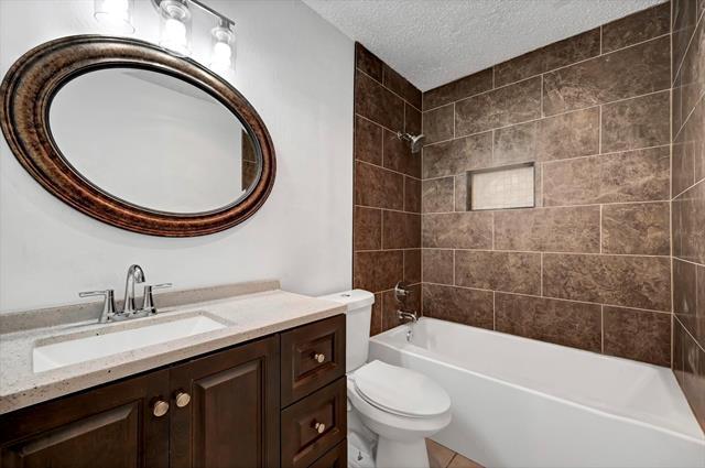 Foto del edificio - 2713 Charter Oak Dr