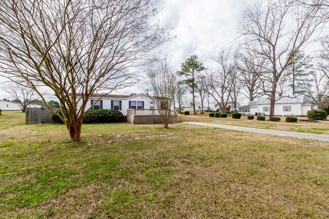 Building Photo - Adorable manufactured home in Maysville
