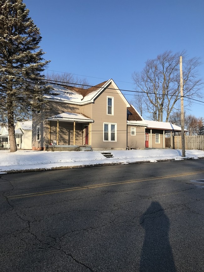 Building Photo - 1624 Perdue St