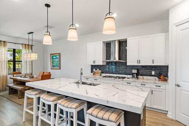 Foto del edificio - 15883 Key Biscayne Ln