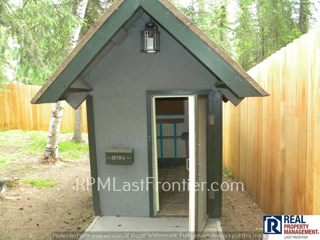 Building Photo - 4 Bedroom Eagle River Home in Quiet Culdesac