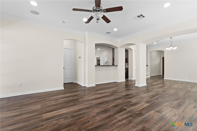 Building Photo - 3401 Castleton Dr
