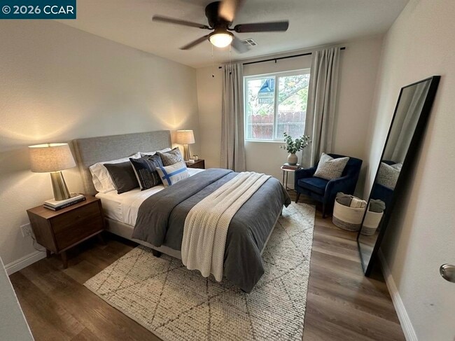 Foto del edificio - 3232 Sanguinetti Ln