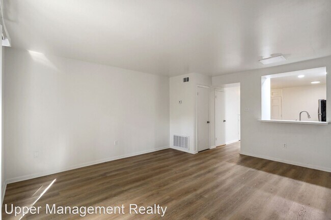 Building Photo - 2 br, 1.5 bath Apartment - 1632 Fourth St....
