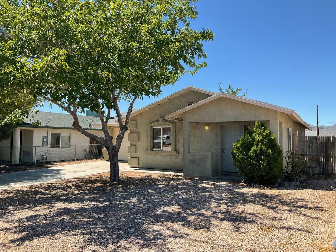 Primary Photo - 3 Bedroom 2 Bathroom Home