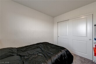 Building Photo - 386 Larksong Ave