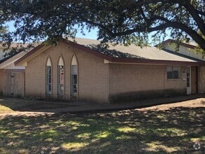 Building Photo - 2906 Lourdes St