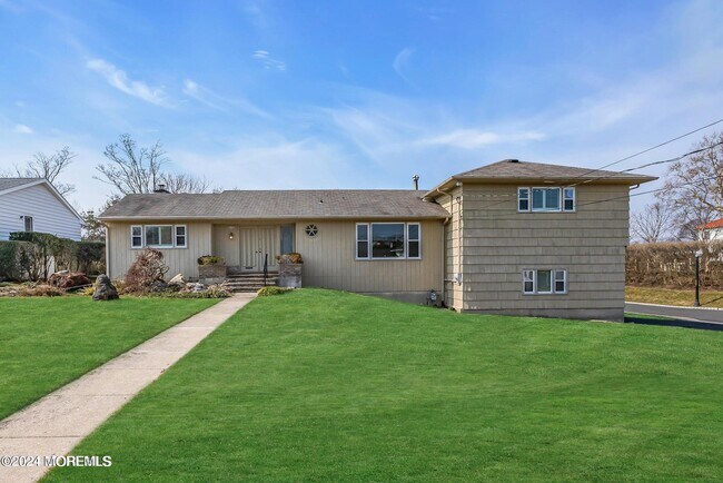 Building Photo - 928 Elberon Ave